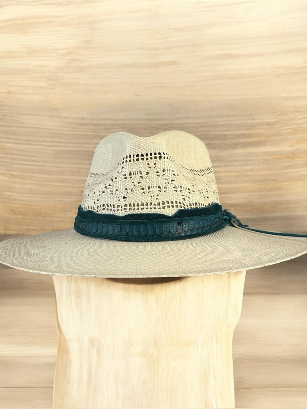Stetson Natural Straw Hat with Brown Logo Patch